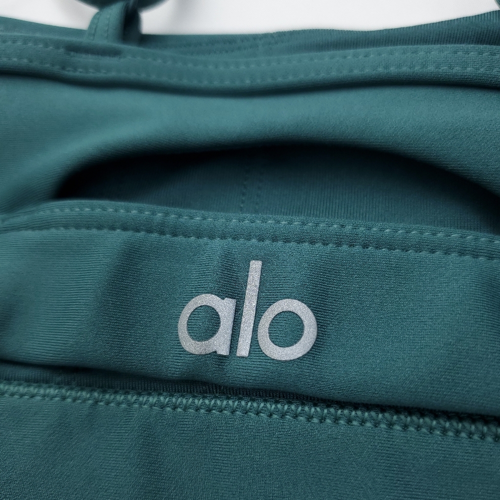 ALO Yoga Airlift Intrigue Sports Bra in Green Strappy Gym Activewear Size XS - Picture 4 of 8